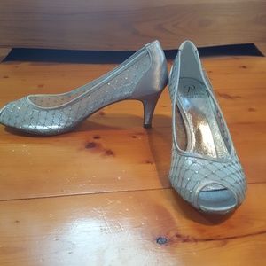 NIB Arianna Papell Heels